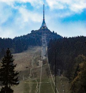 Hotel auf dem Jeschken (tsch. Ještěd) [Foto: Kai Witzlack-Makarevich].