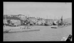 Hafen von Koper um 1900 [Foto: OENB Wien, Bildarchiv Inv. Nr. 19146 B].